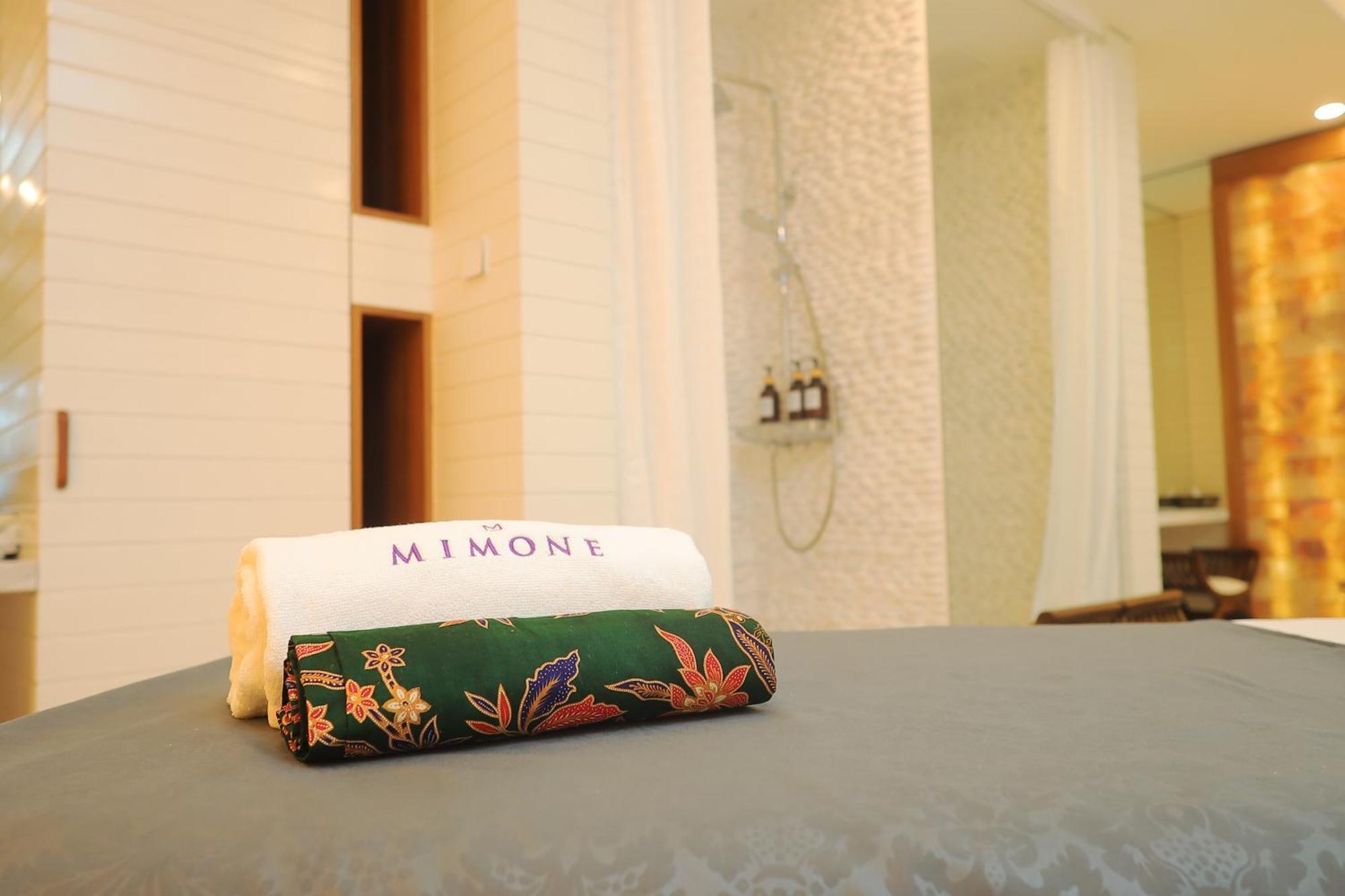 The Riyaz Lavanya Langkawi パンタイ・サナング エクステリア 写真 A folded bath towel