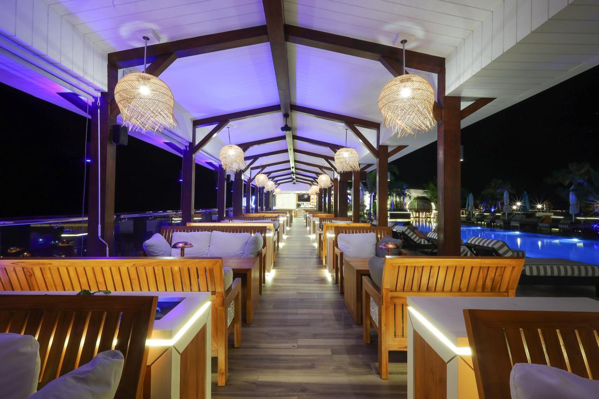 The Riyaz Lavanya Langkawi パンタイ・サナング エクステリア 写真 The restaurant at the hotel