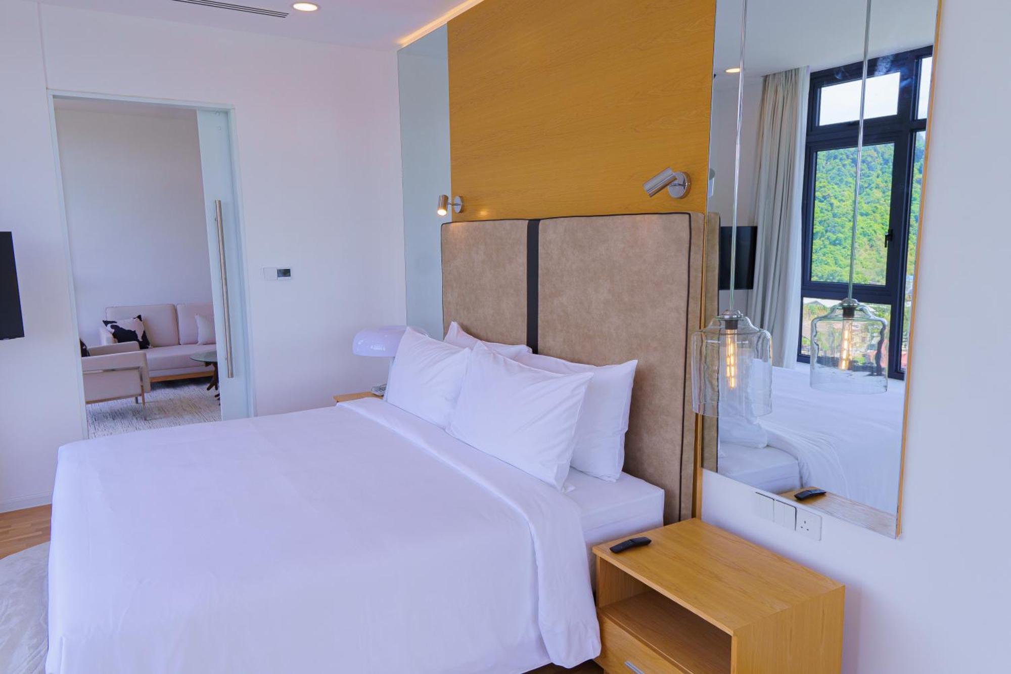 The Riyaz Lavanya Langkawi パンタイ・サナング エクステリア 写真 A bedroom at the hotel